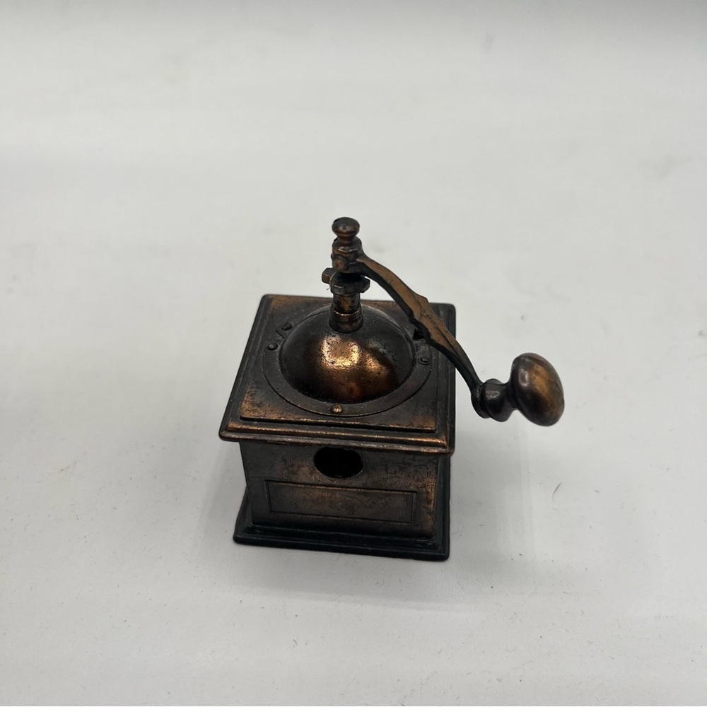 1970 HOLLY HOBBY  AMERICAN GREETING METAL DIE CAST MINIATURE COFFEE GRINDER